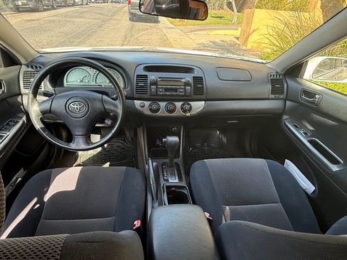 Used 2004 Toyota Camry SE FWD image 11
