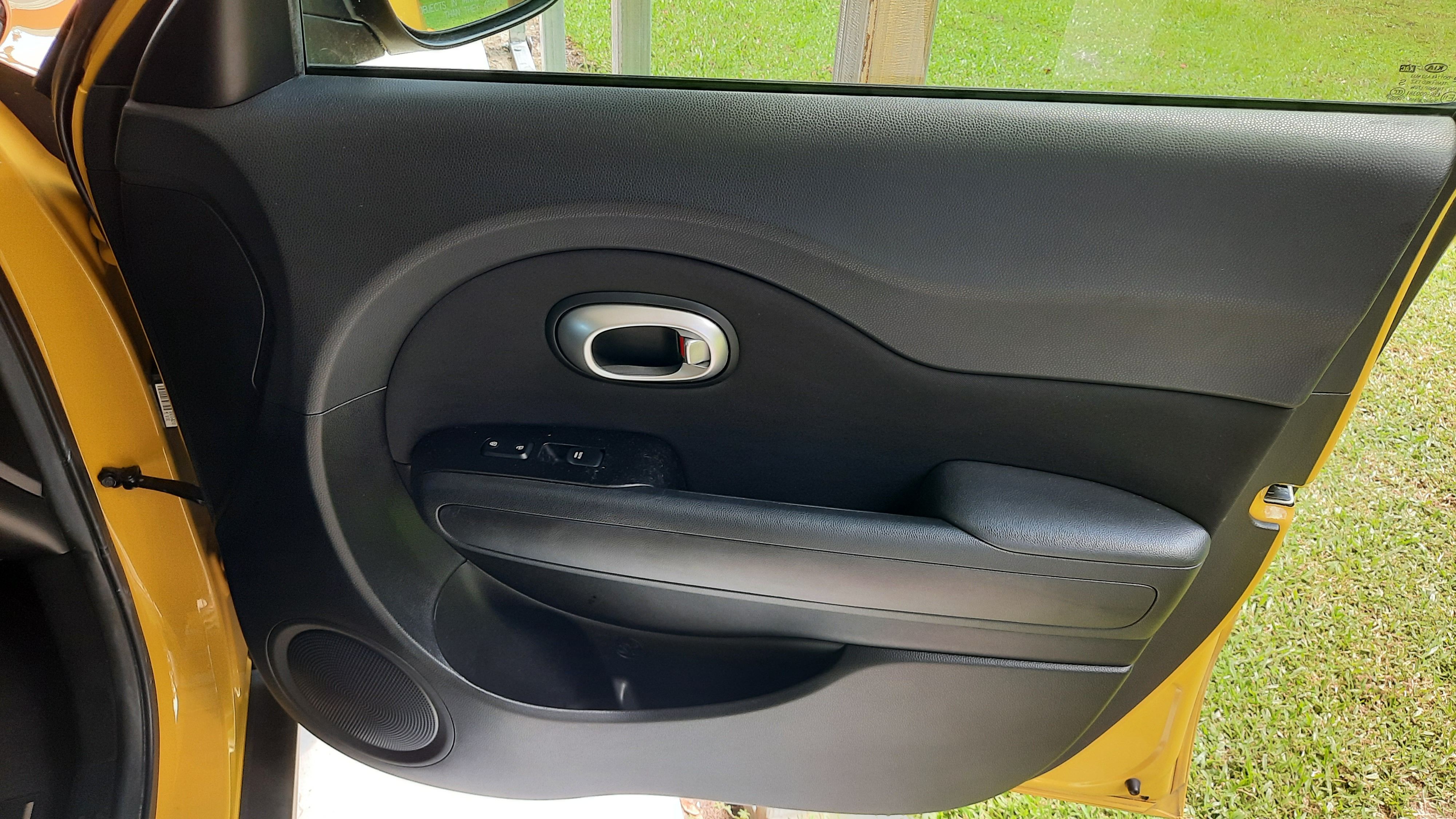 Used 2014 Kia Soul + w/ UVO w/Eservices Package FWD image 28