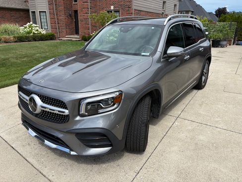 Used 2020 Mercedes-Benz GLB 250 4MATIC image 1