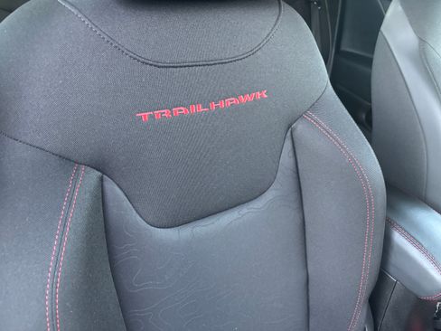 Used 2017 Jeep Renegade Trailhawk w/ Popular Equipment Group AWD/4WD image 22