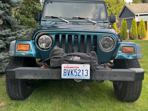 Used 1997 Jeep Wrangler SE AWD/4WD image 2