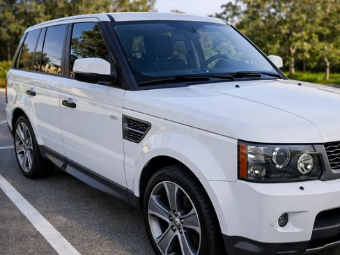 Used 2010 Land Rover Range Rover Sport Supercharged image 4
