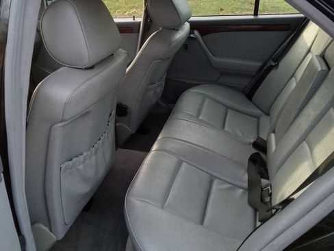 Used 1995 Mercedes-Benz C 220 Sedan image 5