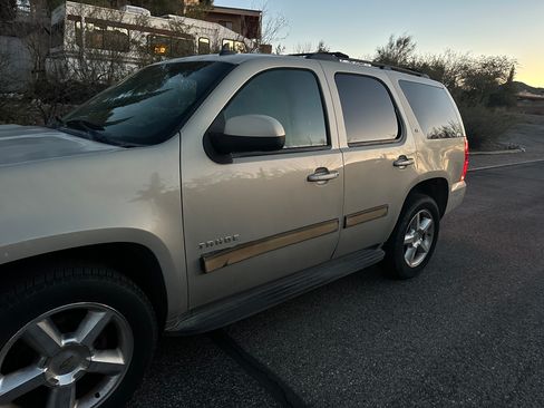 Used 2010 Chevrolet Tahoe LT w/ Luxury Package image 15