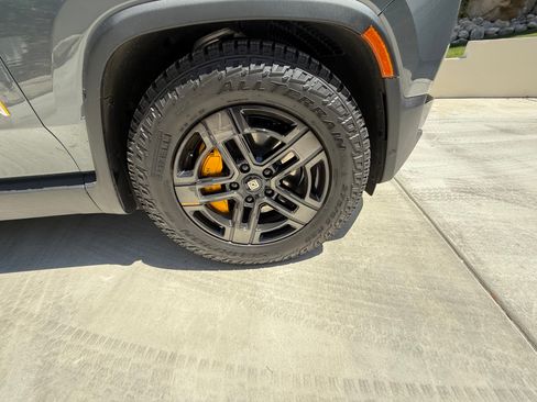 Used 2023 Rivian R1S Adventure image 14