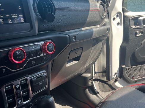 Used 2020 Jeep Gladiator Sport w/ Quick Order Package 24S image 15