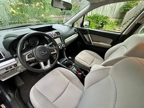 Used 2018 Subaru Forester 2.5i AWD/4WD image 12