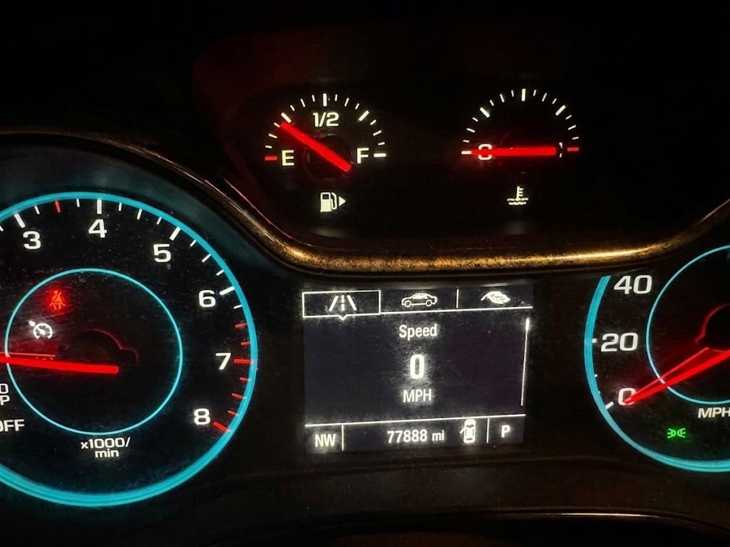 Used 2017 Chevrolet Cruze LT FWD image 10