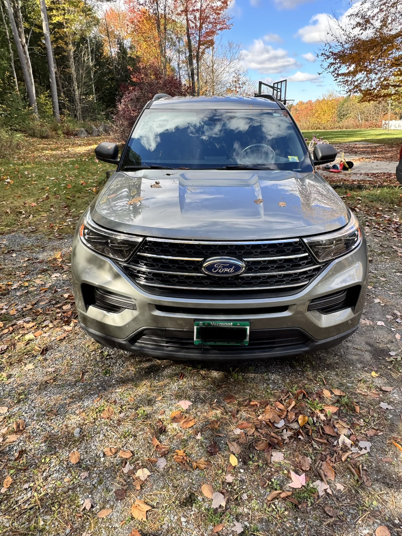 Used 2020 Ford Explorer XLT w/ Comfort Package AWD/4WD image 2