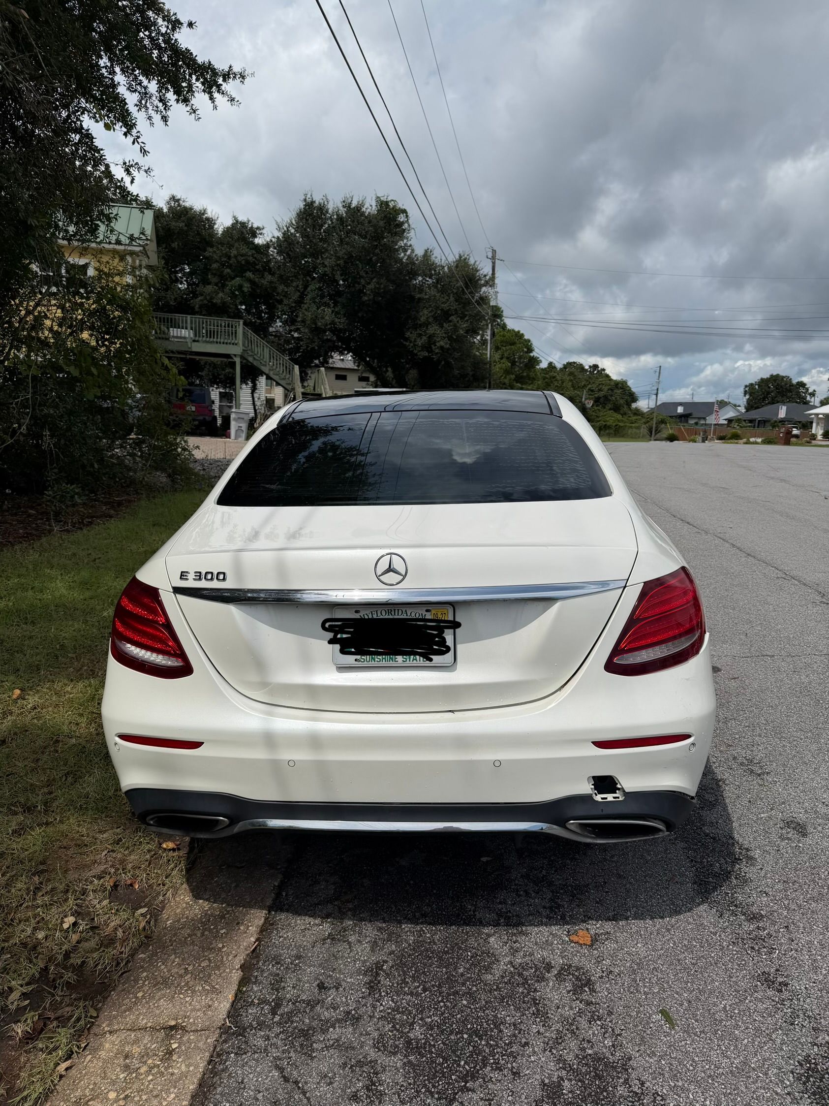 Used 2017 Mercedes-Benz E 300 image 2