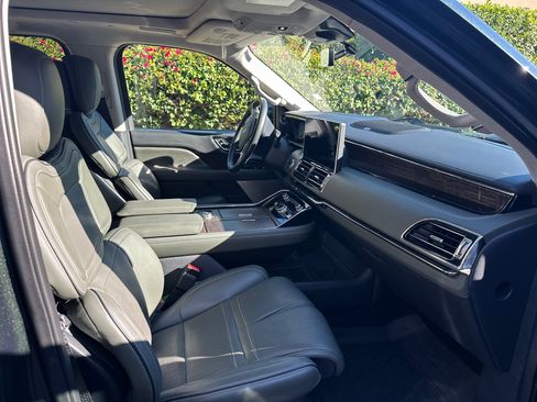 Used 2022 Lincoln Navigator L Black Label image 10