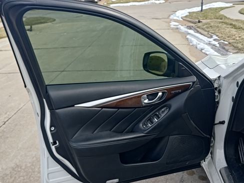 Used 2015 INFINITI Q50 Sport w/ Technology Package image 10
