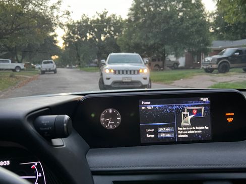 Used 2019 Lexus UX 200 F Sport image 9