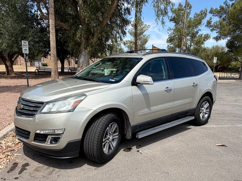 Used 2015 Chevrolet Traverse LT w/ LPO, 'HIT The Road' Package FWD image 4