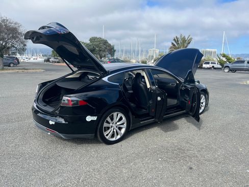 Used 2014 Tesla Model S 85 RWD image 16