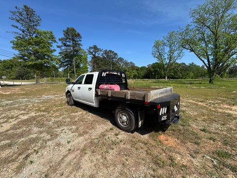 Used 2017 RAM 2500 Tradesman w/ Popular Equipment Group RWD image 8