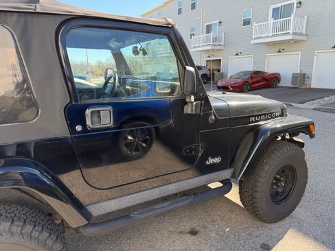 Used 2004 Jeep Wrangler Rubicon w/ Dual Top Group image 13