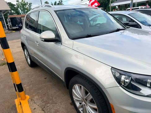 Used 2013 Volkswagen Tiguan S FWD image 9