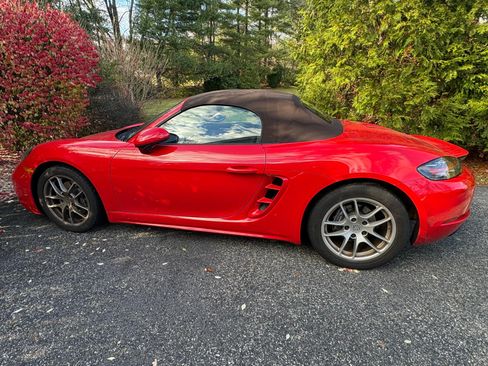 Used 2019 Porsche 718 Boxster image 1