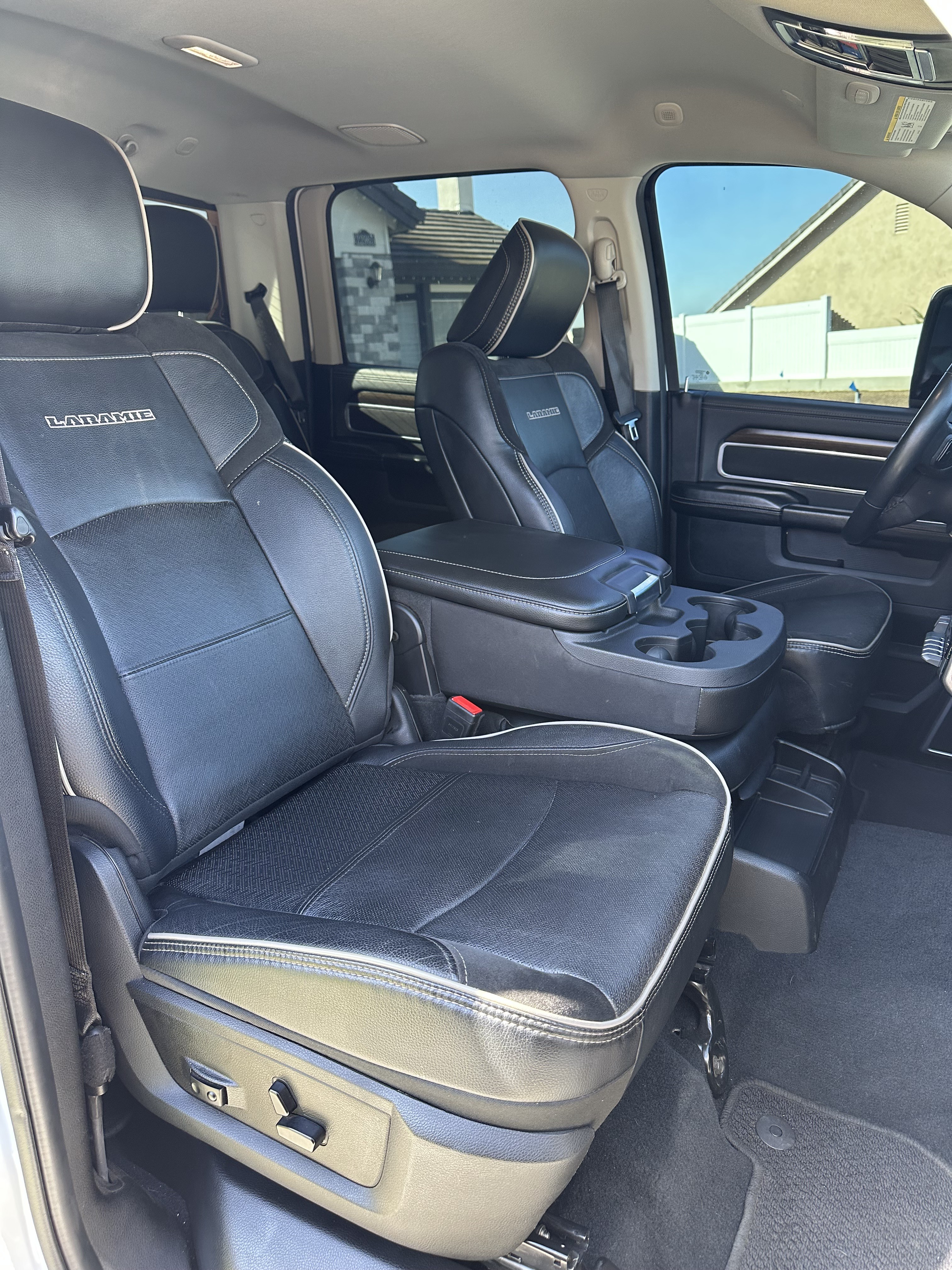 Used 2024 RAM 2500 Laramie AWD/4WD image 11