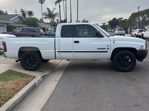 Used 2000 Dodge Ram 1500 Truck 2WD Quad Cab image 9