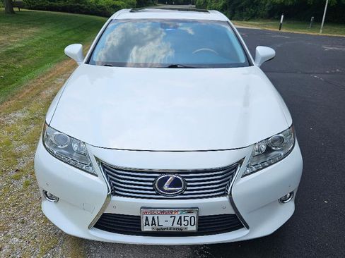 Used 2015 Lexus ES 300h w/ Navigation System Package FWD image 1