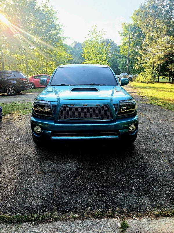 Used 2009 Toyota Tacoma X-Runner RWD image 2