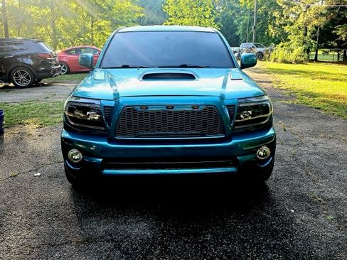 Used 2009 Toyota Tacoma X-Runner image 2