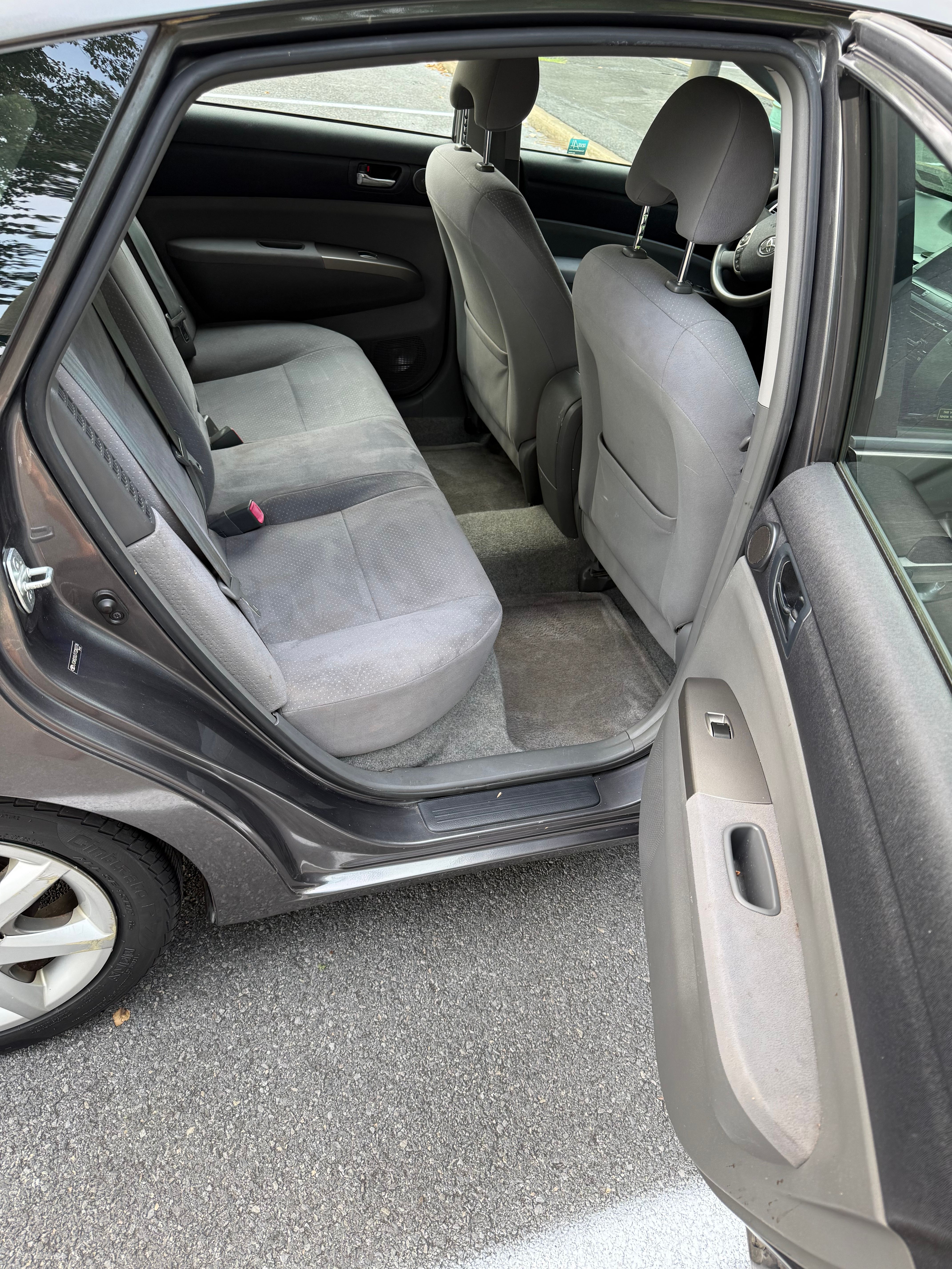 Used 2007 Toyota Prius Touring w/ Pkg 3 FWD image 13