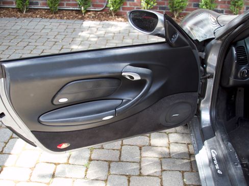 Used 2002 Porsche 911 Carrera 4 AWD/4WD image 17