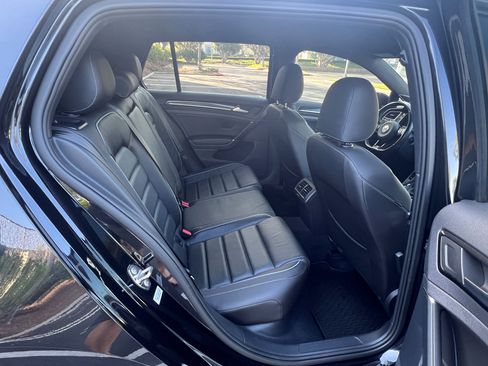 Used 2018 Volkswagen Golf R 4-Door image 17