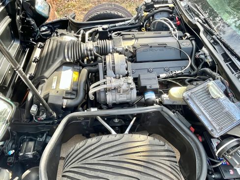 Used 1996 Chevrolet Corvette Coupe image 12