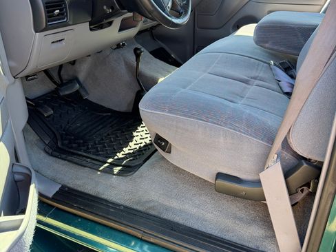 Used 1996 Ford F150 4x4 Regular Cab image 9