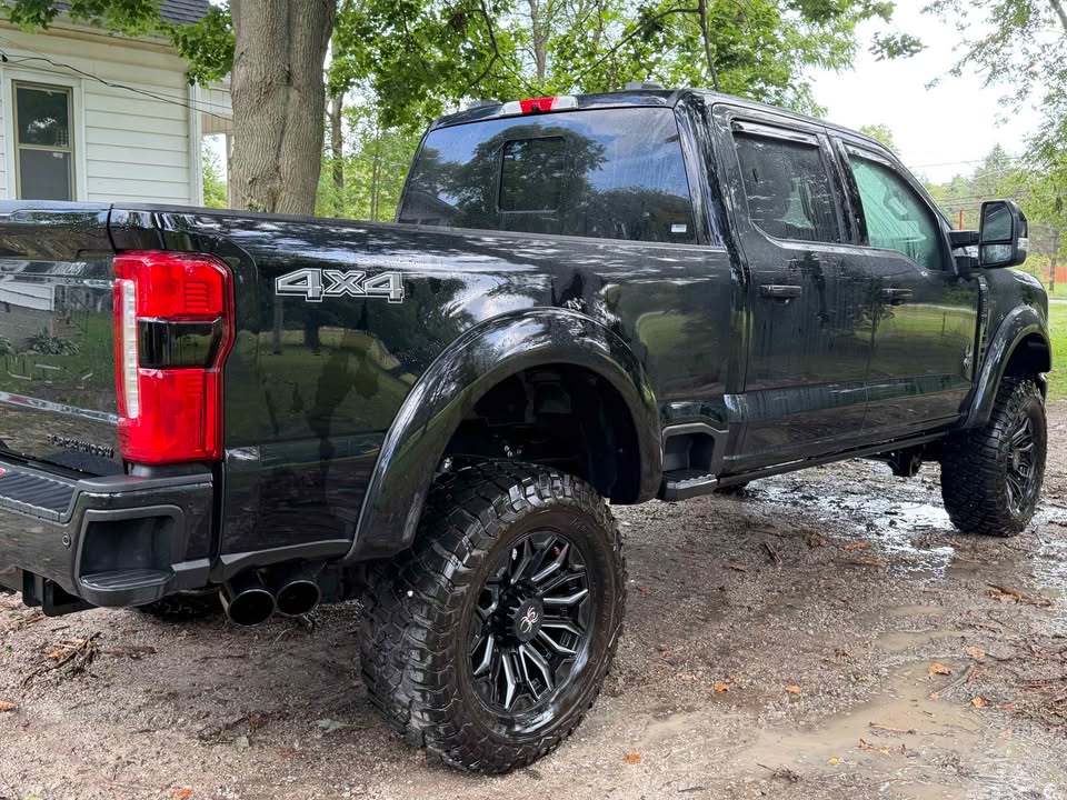 Used 2024 Ford F250 Lariat w/ Lariat Ultimate Package AWD/4WD image 6