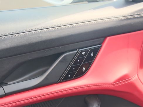 Used 2021 Porsche Taycan 4S image 12