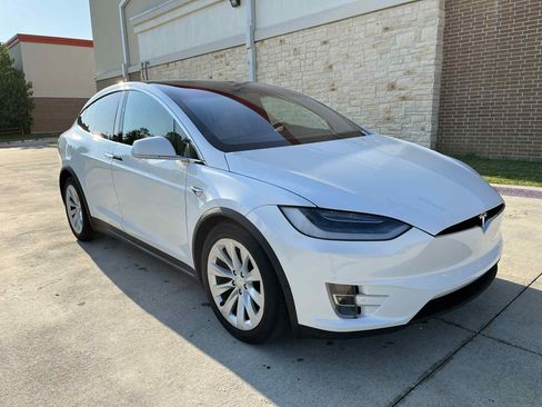 Used 2019 Tesla Model X Long Range image 4
