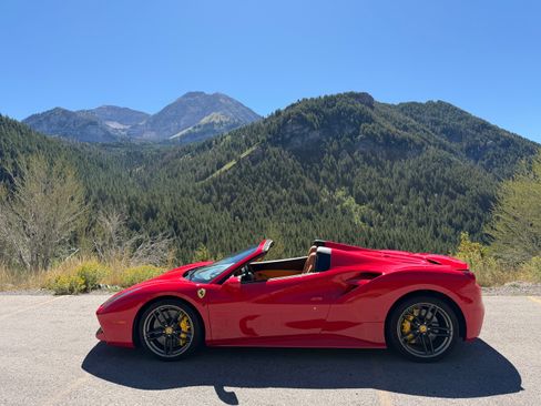 Used 2018 Ferrari 488 Spider RWD image 23