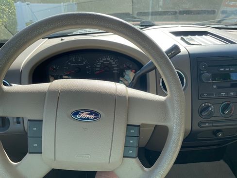 Used 2005 Ford F150 XLT image 11