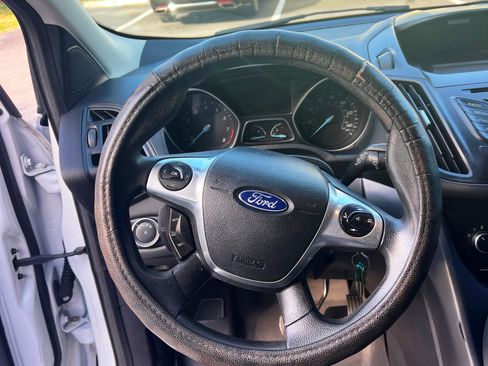 Used 2015 Ford Escape S image 18