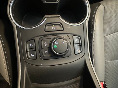 Used 2022 GMC Terrain SLT w/ Infotainment Package II AWD/4WD image 20