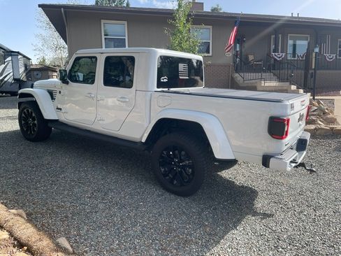 Used 2023 Jeep Gladiator Overland AWD/4WD image 1