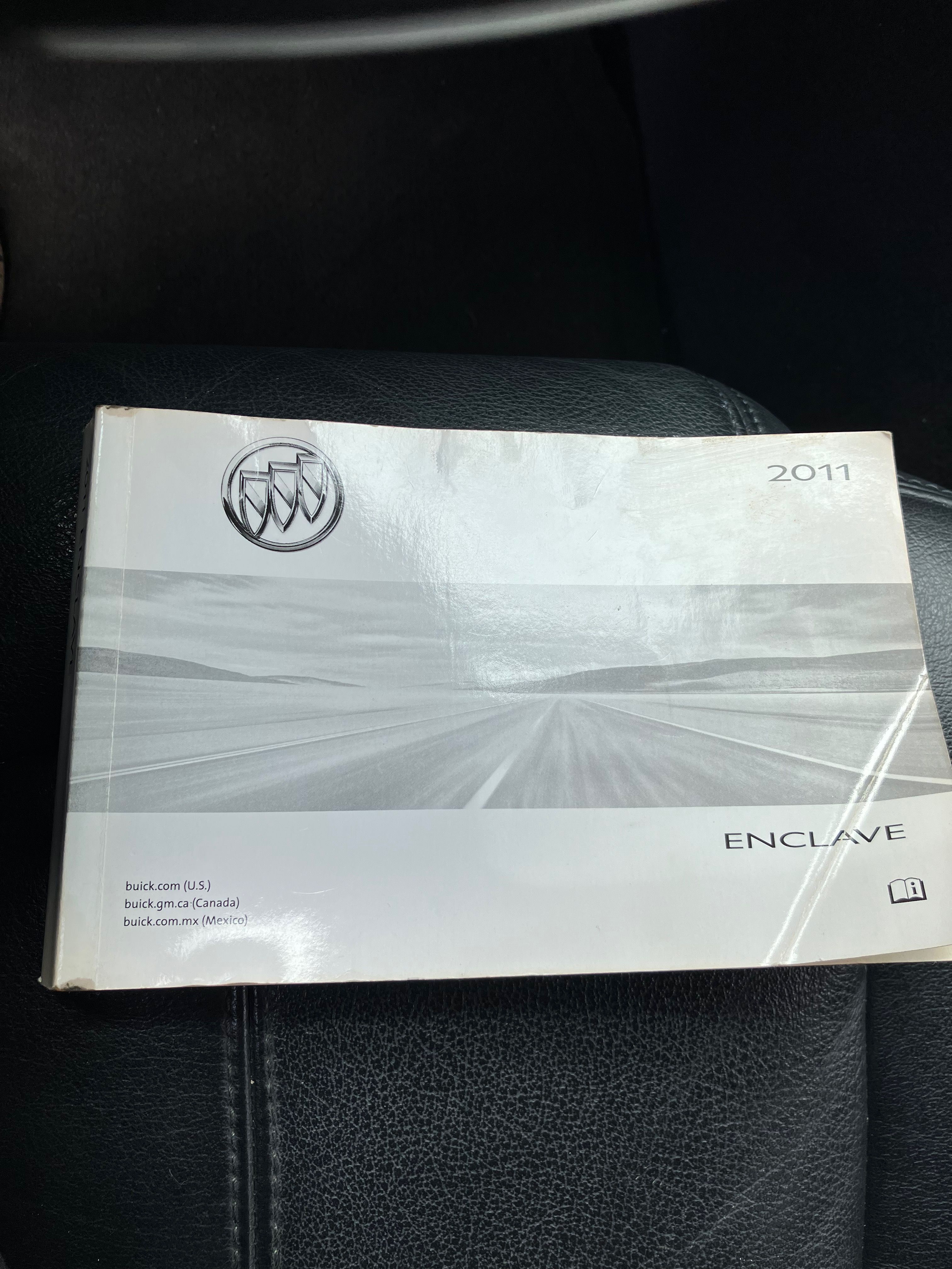 Used 2011 Buick Enclave CX FWD image 5