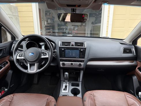 Used 2017 Subaru Outback 3.6R Touring w/ Popular Package #5A AWD/4WD image 11