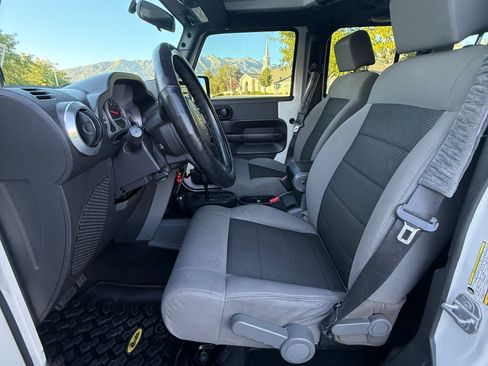 Used 2010 Jeep Wrangler Unlimited Sport AWD/4WD image 16