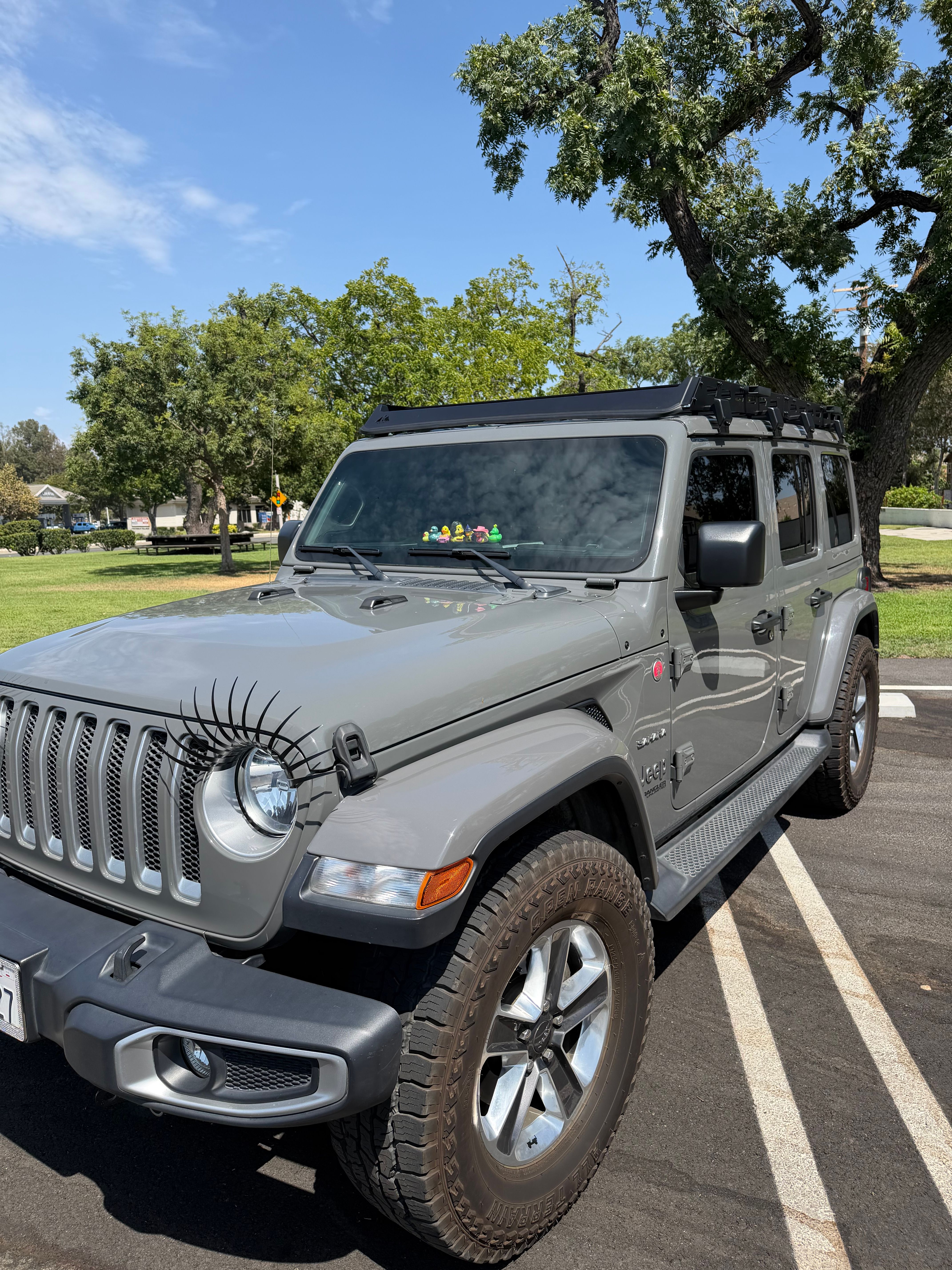 Used 2018 Jeep Wrangler Unlimited Sahara AWD/4WD image 1