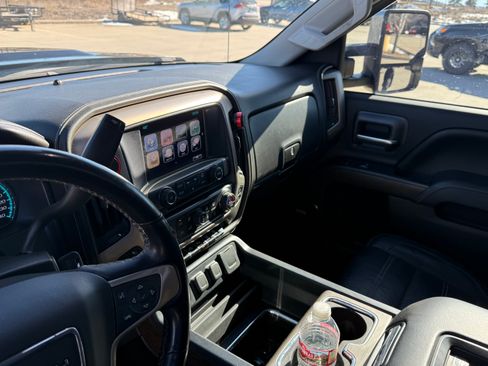 Used 2017 GMC Sierra 3500 Denali w/ Duramax Plus Package image 12