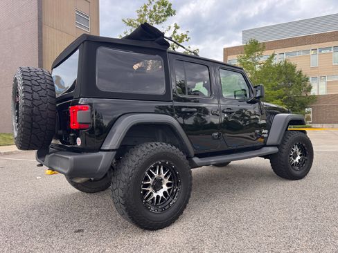 Used 2019 Jeep Wrangler Unlimited Sport S AWD/4WD image 5