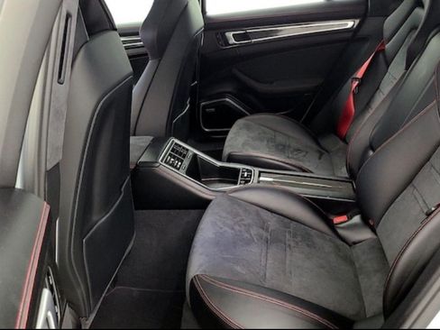 Used 2019 Porsche Panamera GTS image 19