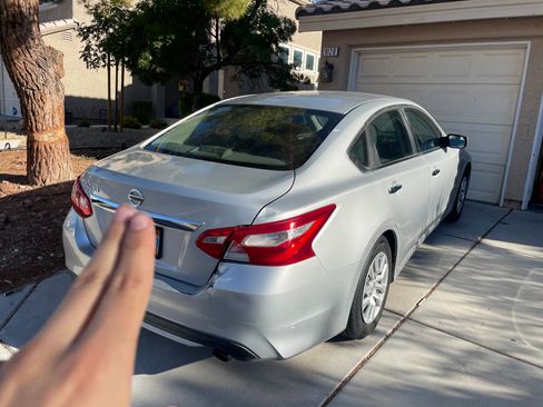 Used 2016 Nissan Altima 2.5 S w/ Power Driver Seat Package image 4