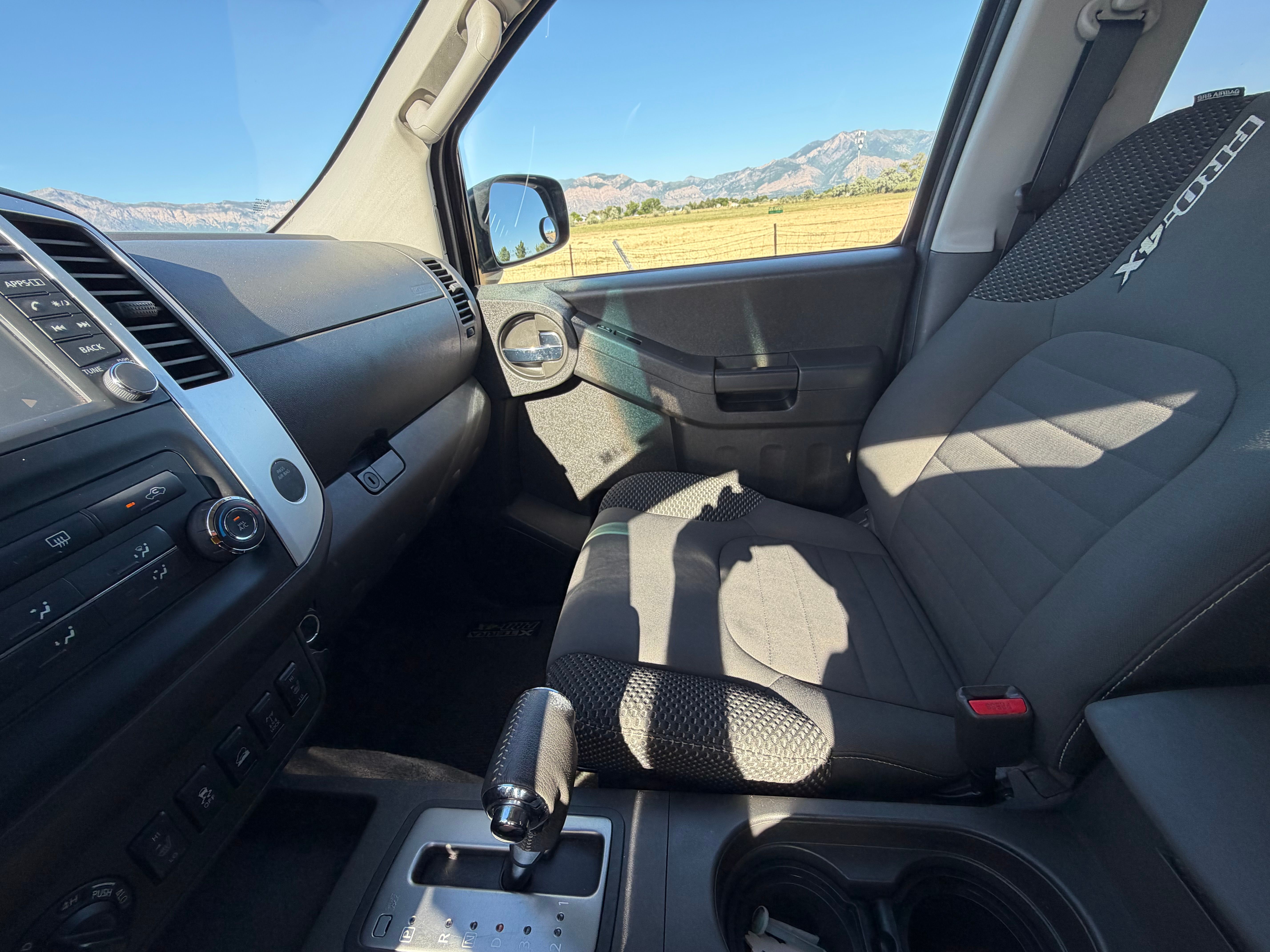 Used 2015 Nissan Xterra PRO-4X AWD/4WD image 5